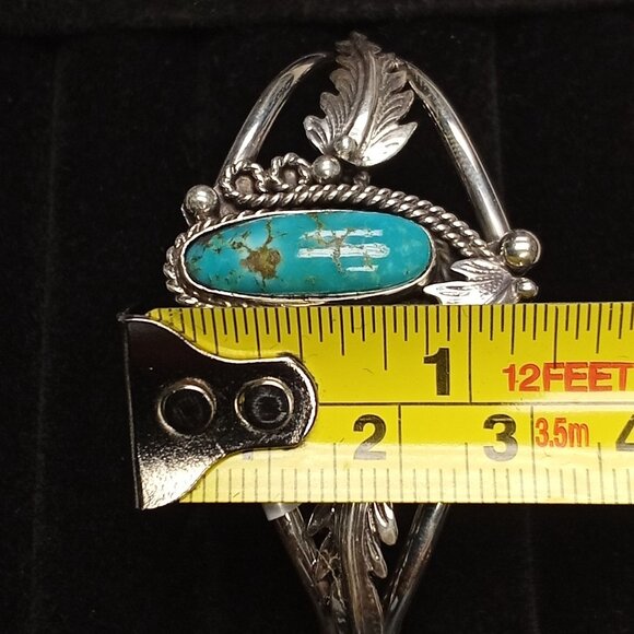 Beautiful Navajo Handmade Women's Cuff Bracelet - Picture 6 of 7